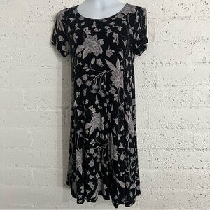 Old Navy Womens Dress S Black Floral Short Sleeve Rayon Blend J9